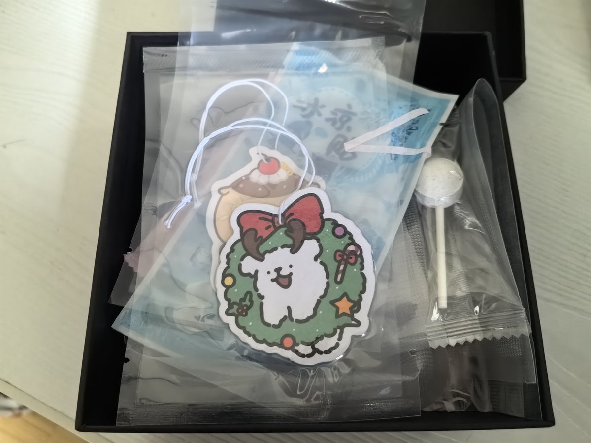 apuremilk1's tweet photo. ���家：好多鱼
袜袜：轻口(？天)＋3天
记录：精美包装＋每天返图，鱼鱼超级用心，情绪价值拉���。轻口实际上是中口，纯汗味。3天的加量运动版实在是没顶住，痕迹处味道极大，咸骚味混着香味冲击力极强。自认为接受度高，但是挂着吹了半天还是投降了...下次继续挑战.. https://t.co/SELc2FDd4V
