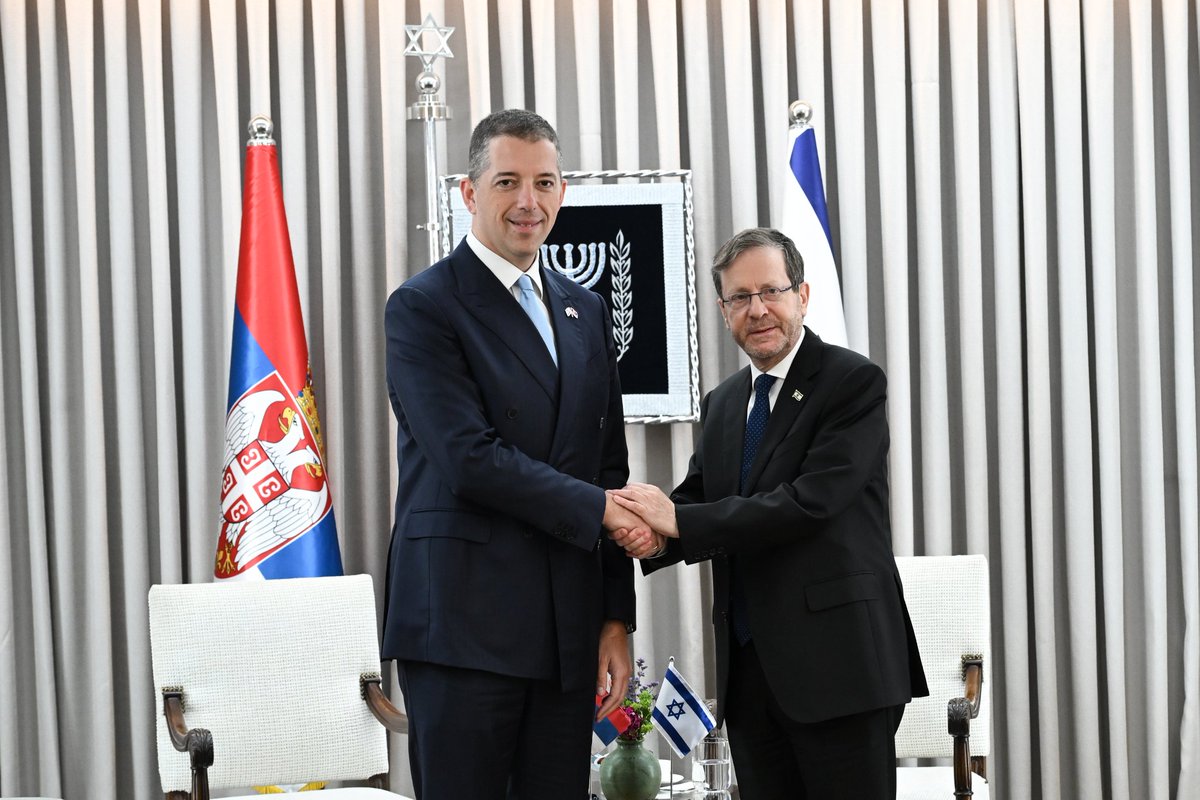 markodjuric's tweet image. I was pleased to meet with the President of the State of Israel, Mr. @Isaac_Herzog.

We took stock of the positive developments in #Serbia–#Israel relations over recent days, which have brought our #partnership to a notably higher level of mutual trust, and focused on how to turn