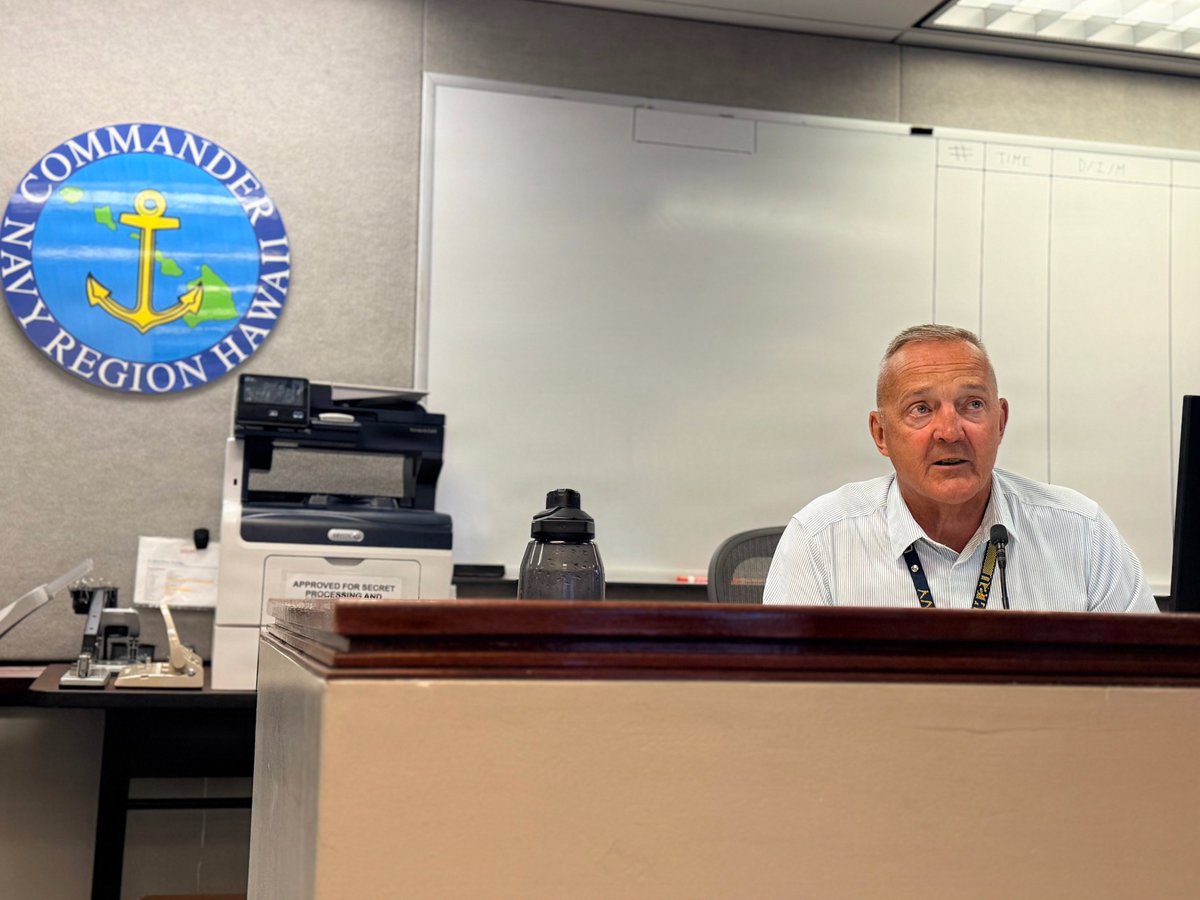 NavRegHawaii's tweet image. Navy Region Hawaii Kicks Off HURREX 2026 at Joint Base Pearl Harbor-Hickam to Enhance Destructive Weather Preparedness #HURREX26 #Readiness #SustainingTheFleet #enablingthefighter #supportingthefamily #HawaiiNavy #pearlharbor @JointBasePHH @CNICHQ