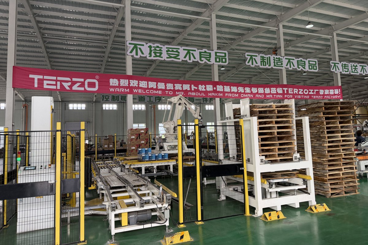 TERZO_Oil_Guide's tweet photo. Despite 2026 global oil volatility, we guarantee stable supply and factory-direct pricing. See how  supporting international partners through the crisis.
https://t.co/DKjWYAj6w7
#OilCrisis2026 #TERZO #Benin #SupplyChain #Lubricant https://t.co/bAqWZXnef2
