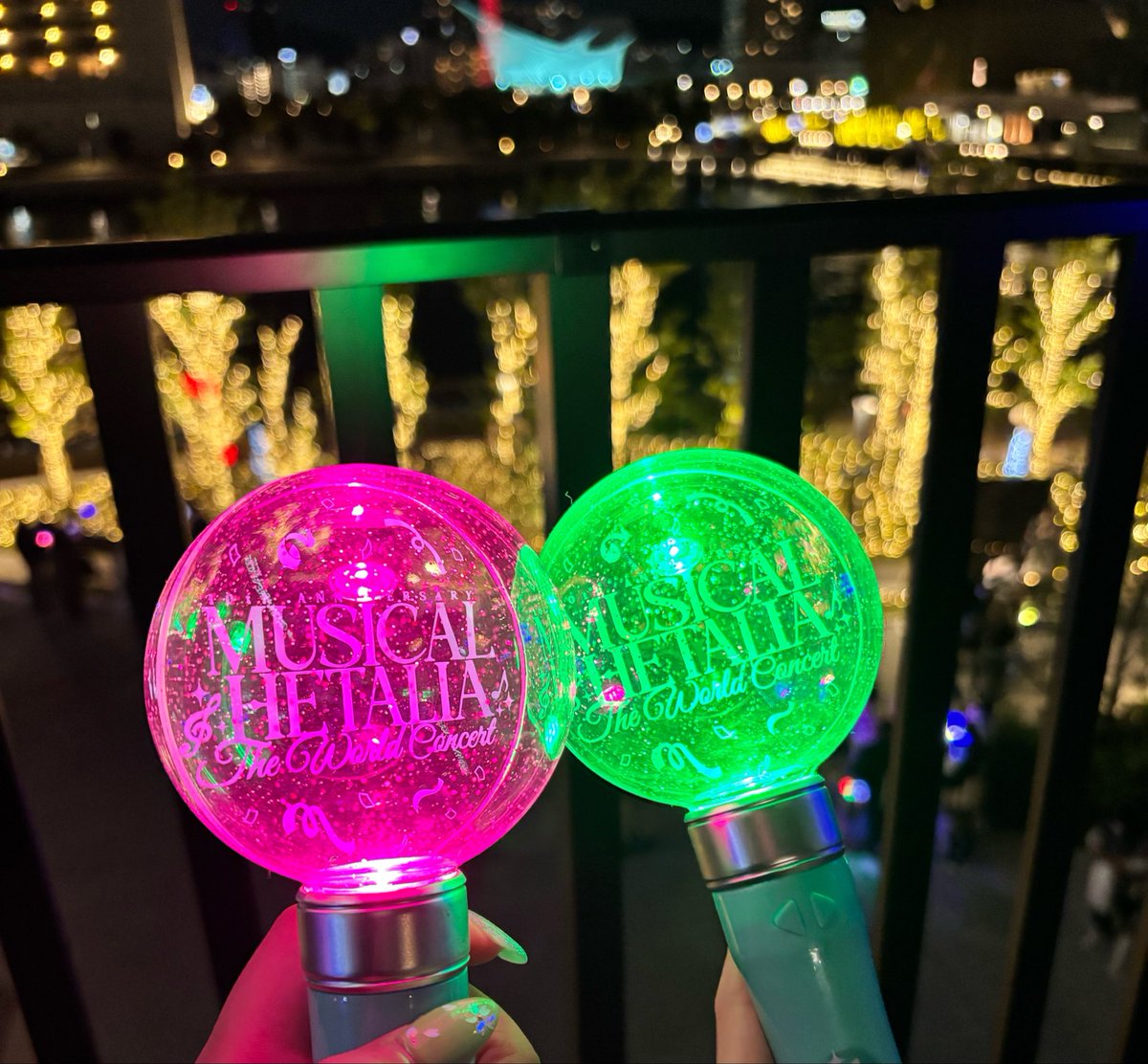 nr2_5's tweet photo. ヘタコン全公演友人と連番できて幸せ〜💐
勢いで「…全部行く？🤔」って言ったら行こ！！って言ってくれるの感謝
幸せな景色をありがとうヘタミュファミリー、カンパニー…💫🌎
出張続きの中遠征入れて体力ゼロですけども、うっかりしっかり自引きで最前に入れた公演もあり楽しい5公演でした🍝 https://t.co/eoYwsPIljQ