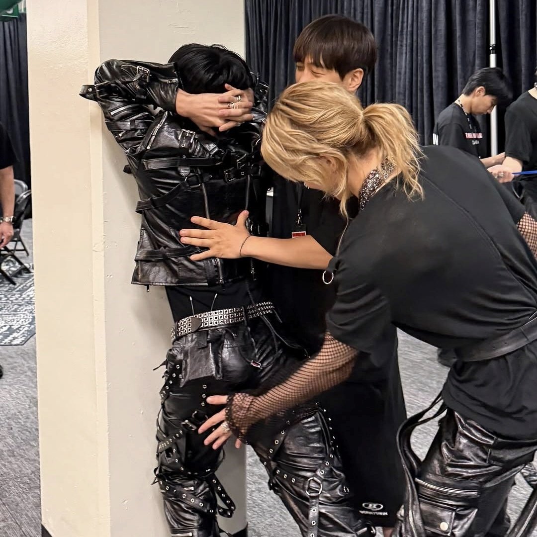 teechvee's tweet image. now what ?