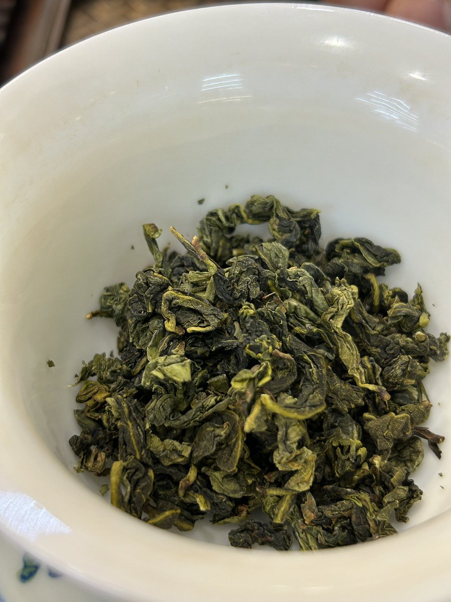 nfmrcha's tweet image. 🍵 Xia Lan Xiang (Little Orchid Fragrance)
Traditional Anxi Tieguanyin from Fujian
This tea features a yellow-green hue and a distinctive, loosely twisted "chicken leg" shape, crafted through traditional hand-rolling techniques.
The liquor is remarkably sweet, crisp, and #tea
