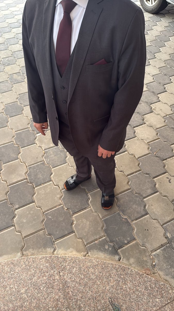 ‏ نِزَار بس مش قباني tweet media