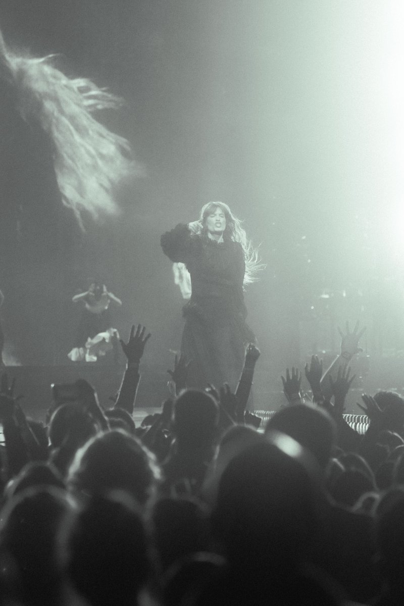 Florence + the Machine tweet media