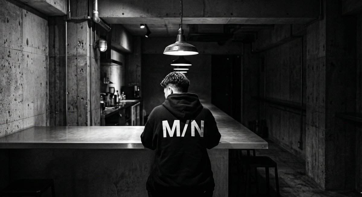 KURO | モノトーンカフェ東京 | 静寂の手前 tweet media
