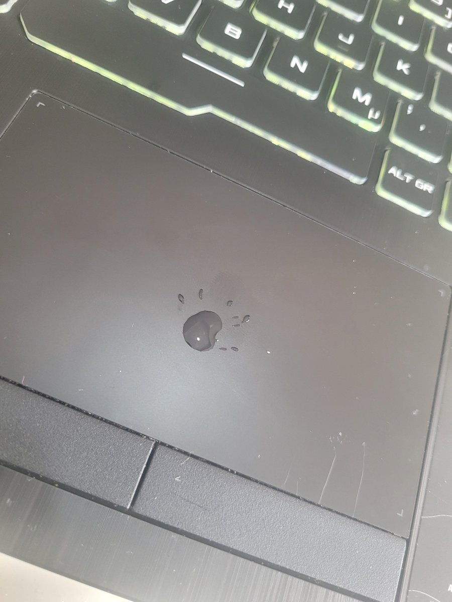AlexChanda20's tweet photo. A drop of water fell on my trackpad and made this😭 https://t.co/krybbg9K6f