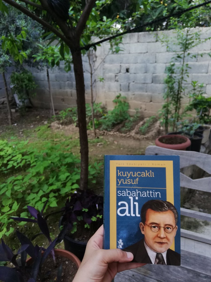 "Vakitlerden Arka Bahçe, yanımda Sabahattin Ali..."