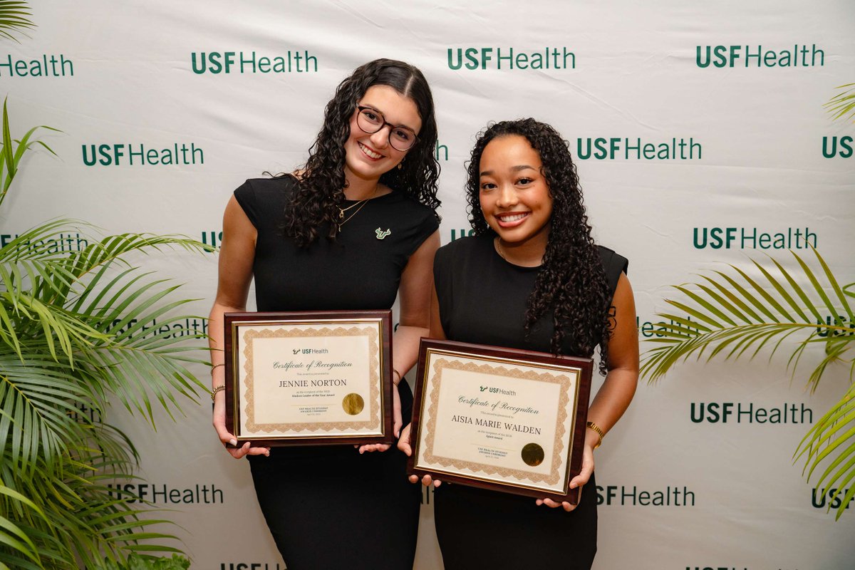 Lockwood_MD's tweet photo. Congratulations to the outstanding students, faculty and staff recognized at last week’s @USFHealth Student Awards! It was a pleasure to spend time with you and get a chance to recognize your impressive achievements. Thanks for all you do to keep #MakingLifeBetter! https://t.co/FyGm3rQczq