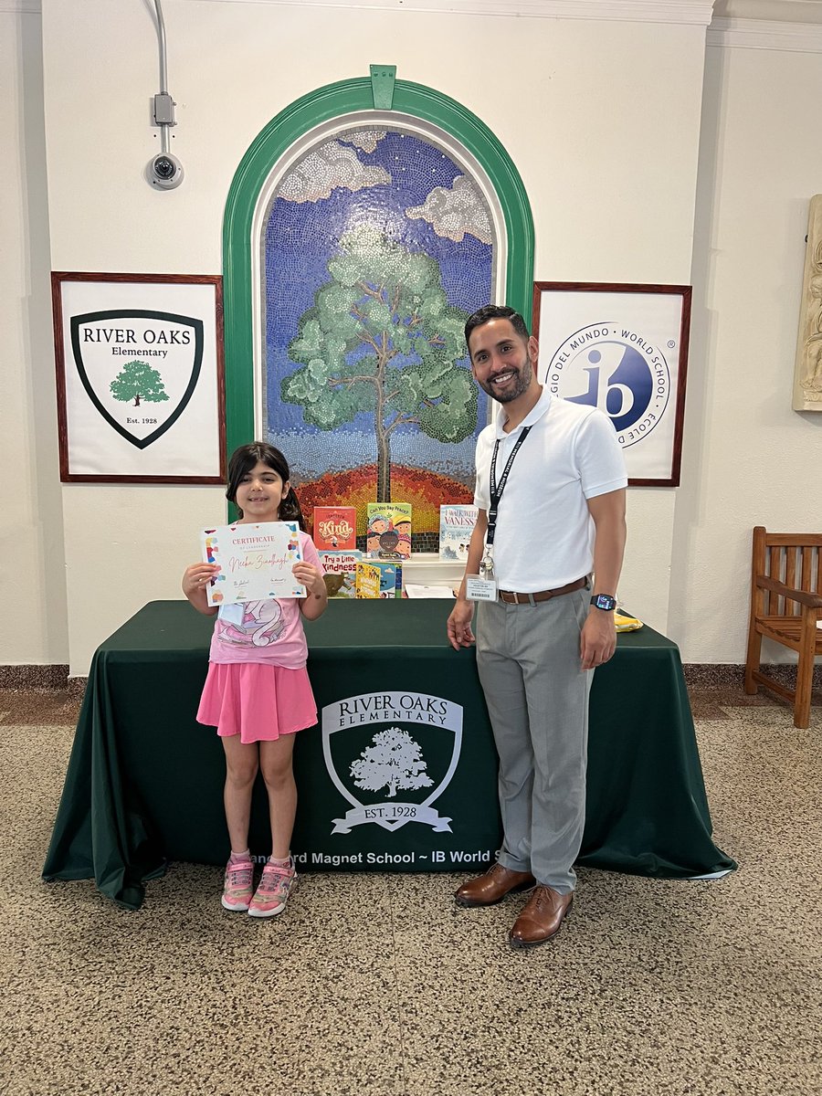 River Oaks IB World School tweet media