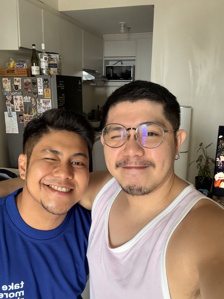 _ekzel's tweet photo. keychain duo 🤏 | max height: 5’3” 🤭 https://t.co/yrwIUsNUHl