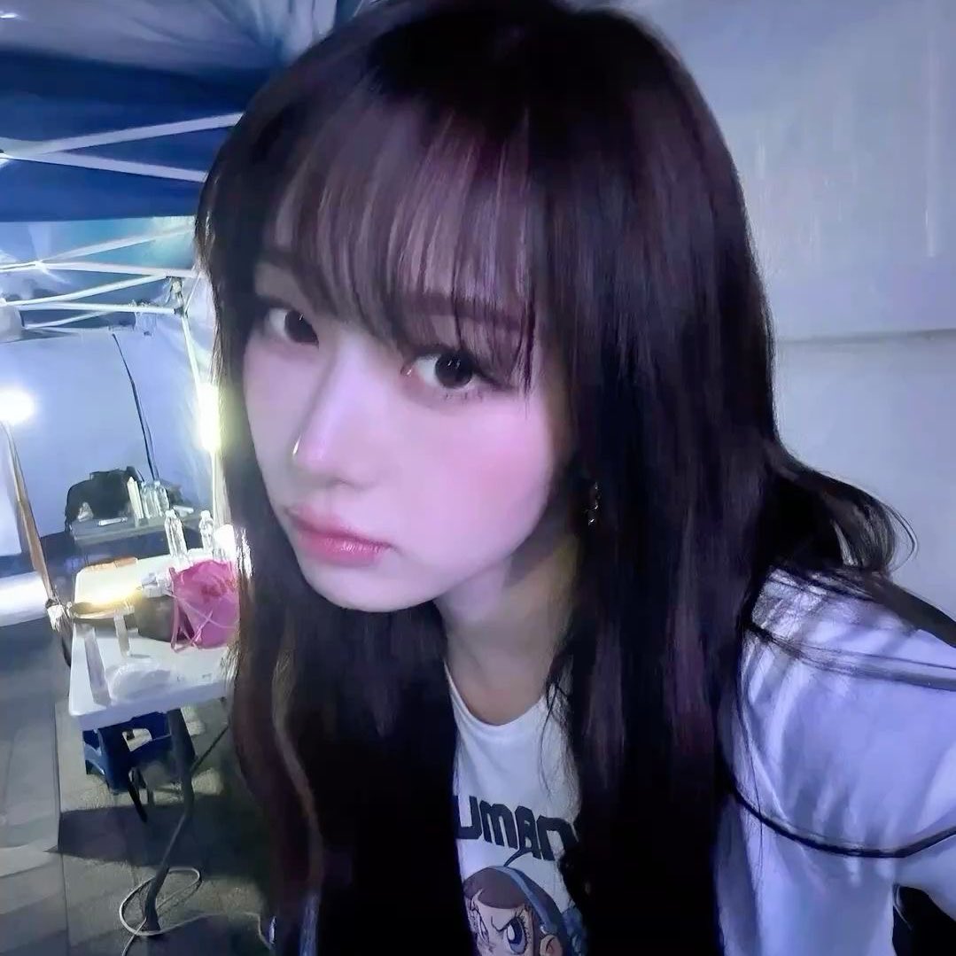 나나 tweet media