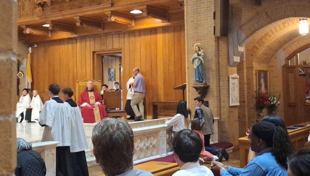 AdVaticanum tweet media