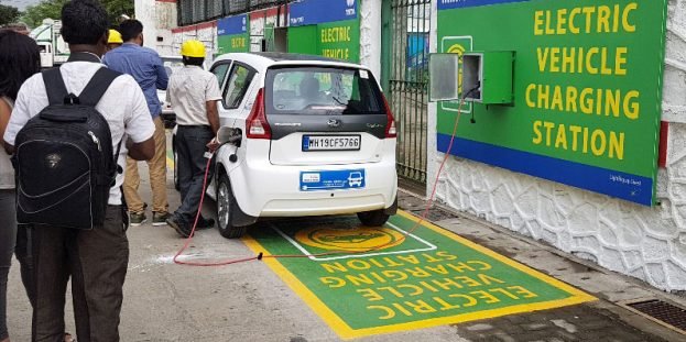 OrissaPOSTLive's tweet image. Odisha government has requested the Centre to set up 190 EV charging infrastructure across 190 locations in six key cities under the PM Electric Drive Revolution in Innovative Vehicle Enhancement (PM E-Drive) scheme.

#PMEDrive #EVCCharging #ElectricVehicles #India #Odisha