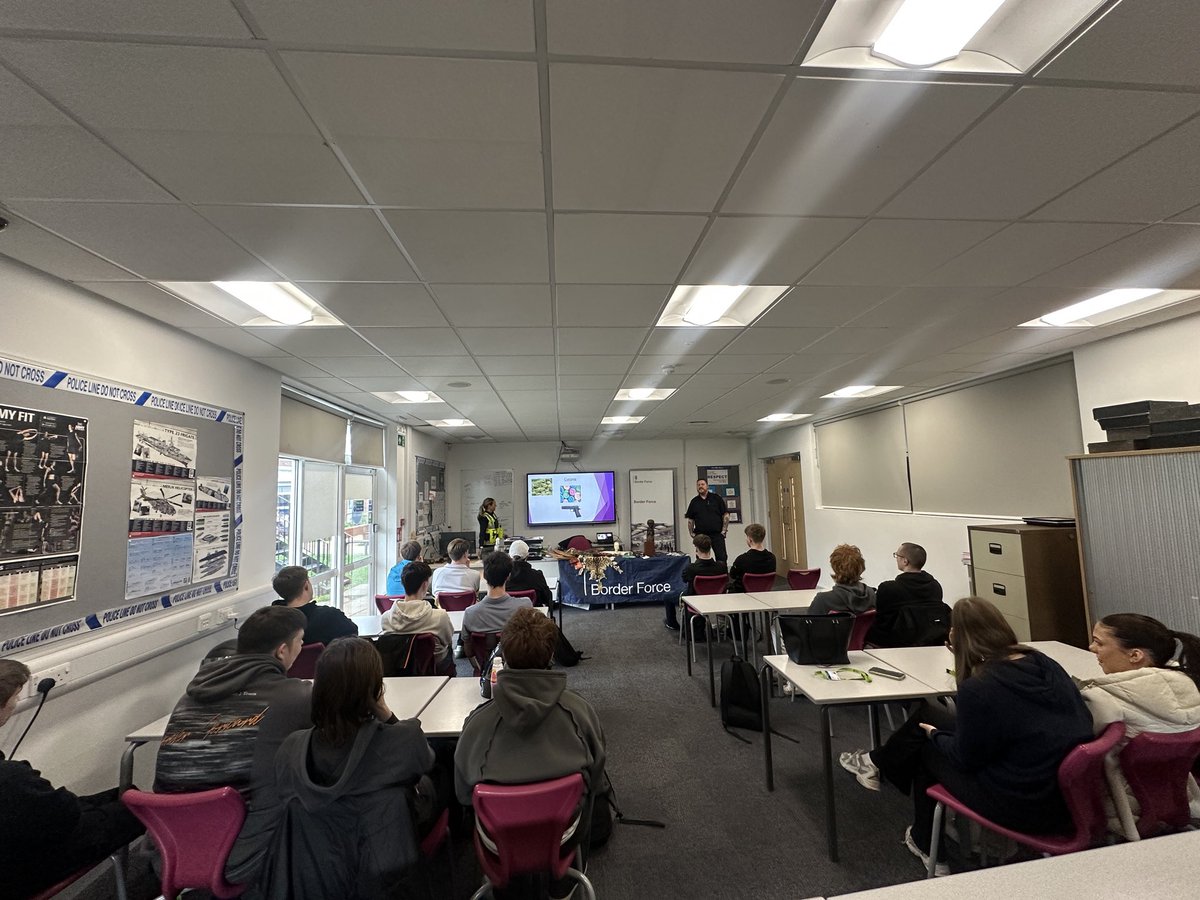 yourCoPCUPS's tweet photo. Amazing to have staff from Border Force in to talk to our @yourCOPC @yourCOPCsixth UPS students back in March about careers in Border Force and what the job entails.
Some very interesting things they find! 🧐
#careers #aspire #borderforce #cityofportsmouthcollege #copc https://t.co/WntSgF0fAY