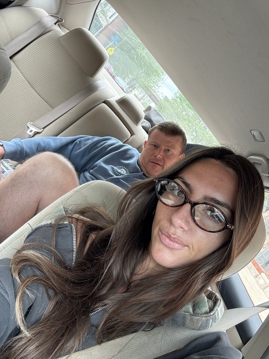 annika christy tweet media