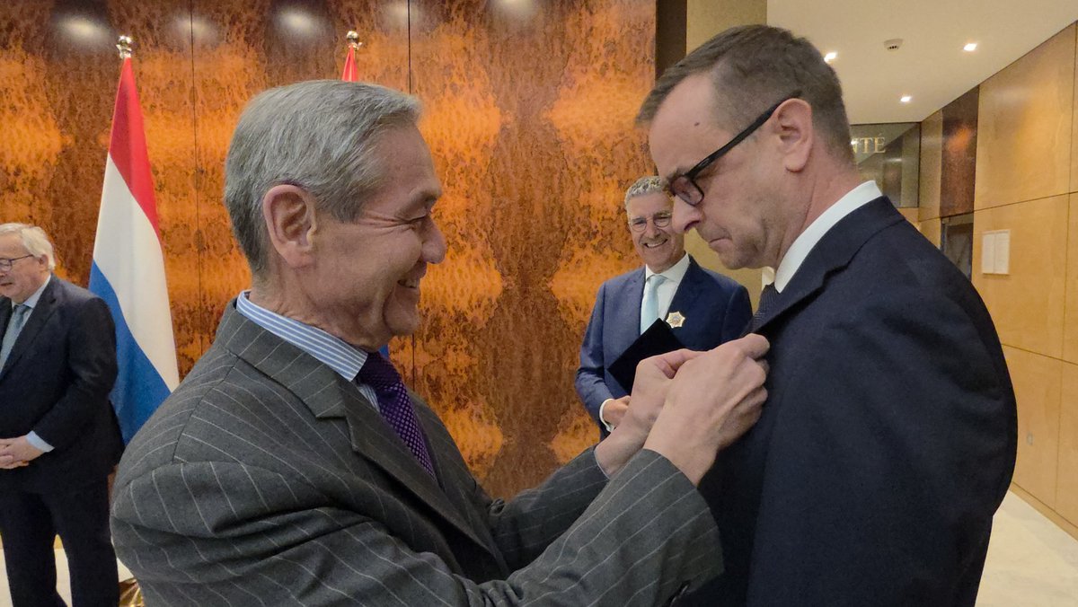 MngEmbBrussels's tweet photo. Монгол Улс болон Люксембургийн Их Гүнт Улс хооронд дипломат харилцаа тогтоосны 50 жилийн ойг тохиолдуулан шагнал гардуулах ёслолын арга хэмжээг Люксембург хотноо 2026 оны 4 дүгээр сарын 28-ны өдөр амжилттай зохион байгуулав. https://t.co/Yg3gUYJwCJ