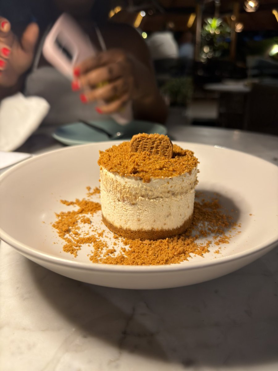 AweLagos's tweet photo. Ramen Night at Ki 🍜

For 💳₦35,000+, it’s a full set:
🍜 Ramen (you get to taste all 3 broths first, then pick your favourite)
🍸 A cocktail
🍰 Dessert

We went with the spicy peanut miso ramen — rich, nutty and slightly spicy. Paired it with cocktails and ended on a lotus cheesecake that was light enough to not feel like too much.

📍 Ki Bar and Kitchen
🗺️ 31a Oju Olobun Close, Victoria Island, Lagos