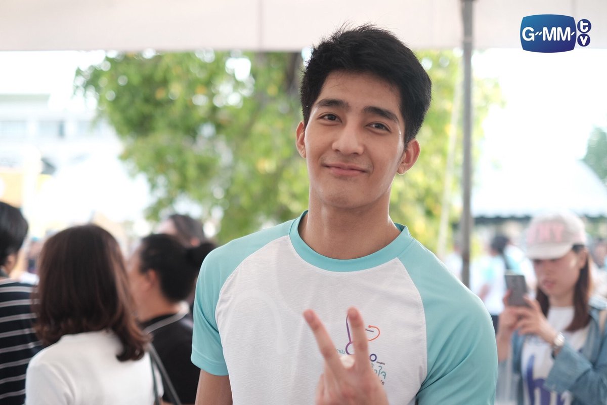 hourly Earth tweet media