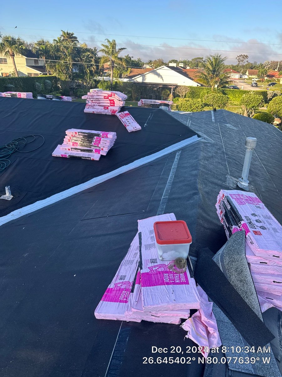SeaBreezeRoof's tweet image. Pre-hurricane prep tip for Palm Springs: Sealant is not a forever fix - recurring leaks usually need a proper repair. If you need tile roof service, book a roof check-up.

#SeaBreezeRoofing #PalmBeachCounty #RoofingContractor #PalmSprings #RoofRepair #RoofLeak