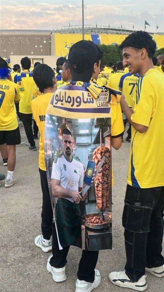 والله إني هلالية لكن ماقد شفت لاعب داعس على نادي الفقر و جمهوره مثل دميرال سااااااطي 😂💙💙
 #النصر_الاهلي
