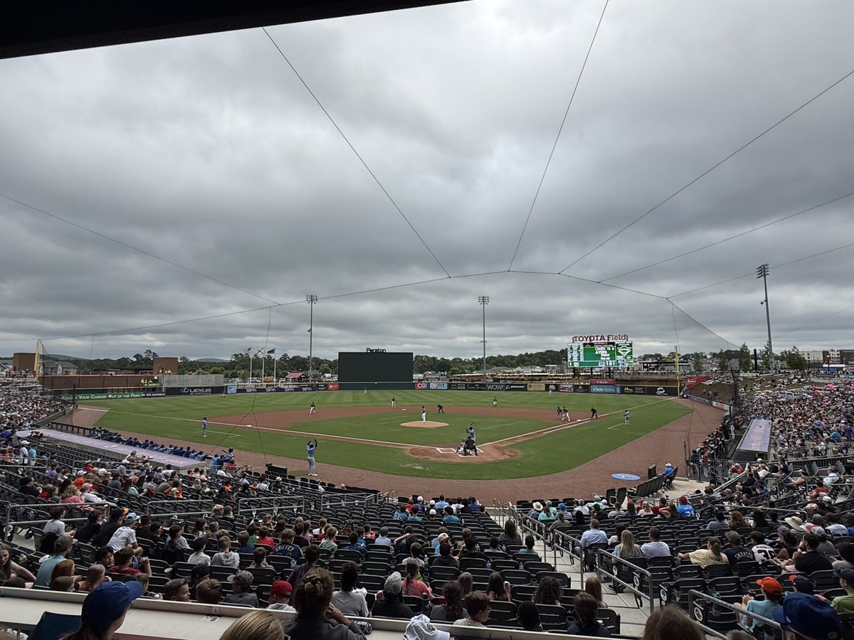 IamMrMikeD's tweet image. Finally baseball @trashpandas ! #huntsville