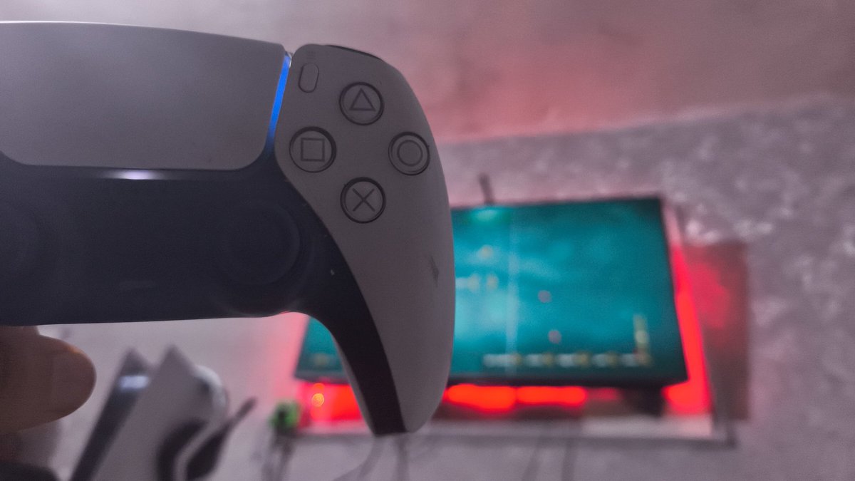 Iraqi2mo's tweet photo. @PlayStationSA شكلة مفيش كود 🥲
يلا نجربها بعد سنتين https://t.co/l7mNFDbhvp