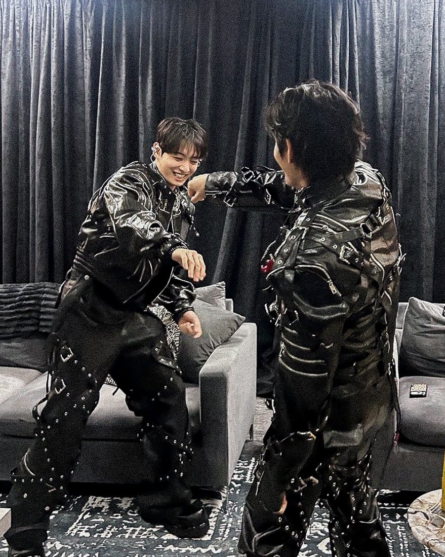 kthjjg's tweet photo. iconic power duo. https://t.co/Ehk2Akhgbk
