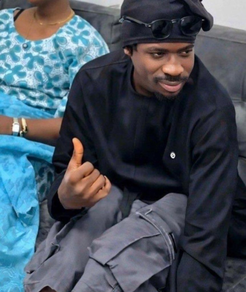 Drew🎭 tweet media