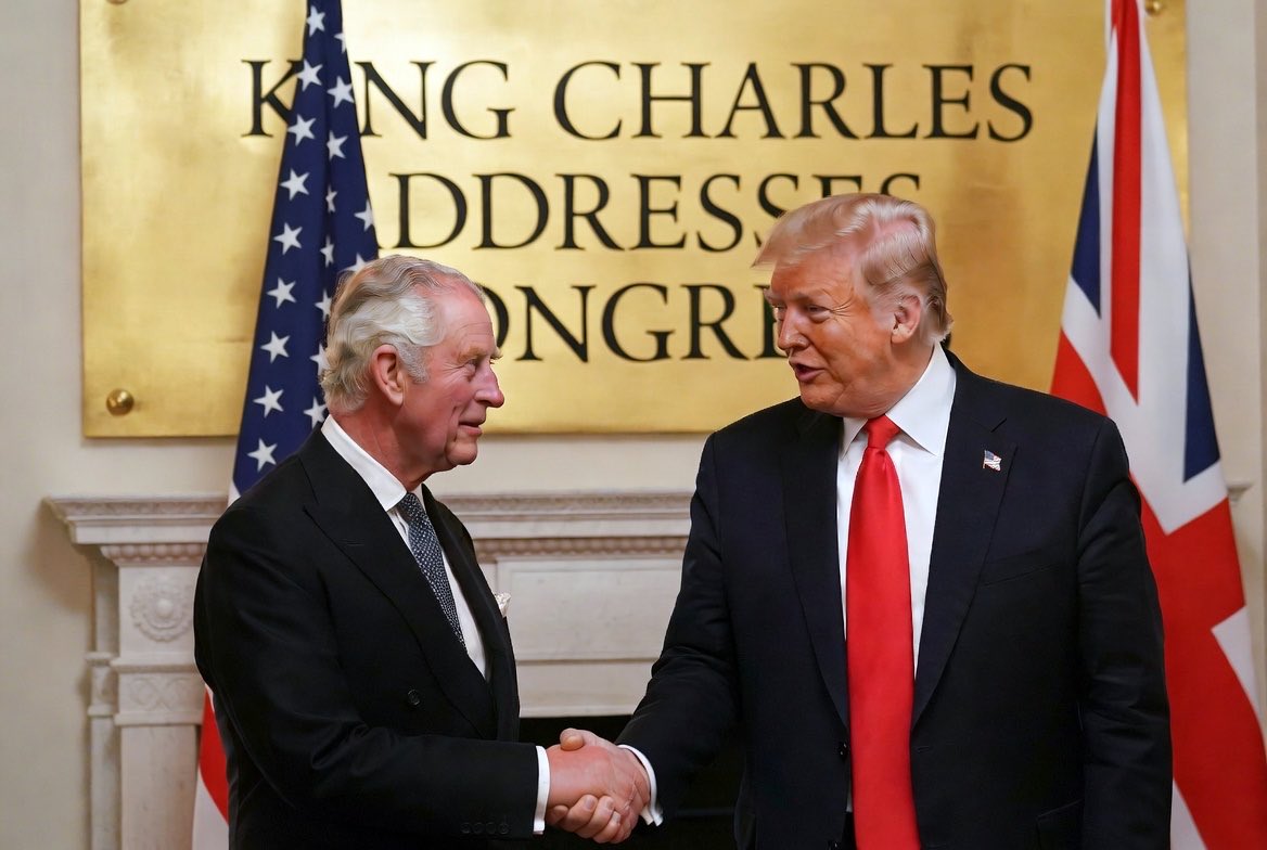 DavitLurss's tweet photo. 👑 BREAKING: King Charles III &amp; Queen Camilla in the U.S. for state visit — King just addressed Congress! Trump &amp; King joking about history.
Historic moment? #KingCharles #Trump https://t.co/7BDBLzkmL2