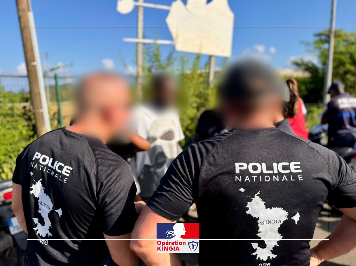Prefet976's tweet photo. #KingiaMayotte #Etatquiprotège | 📍Secteurs Baobab, Mtsapéré, Cavani

Ce jour, de 15h00 à 17h00, une vaste opération de contrôle coordonnée a été menée dans le cadre de la lutte contre l’exercice illégal de l’activité de taxi et les infractions connexes. https://t.co/QD1BXPNoOK