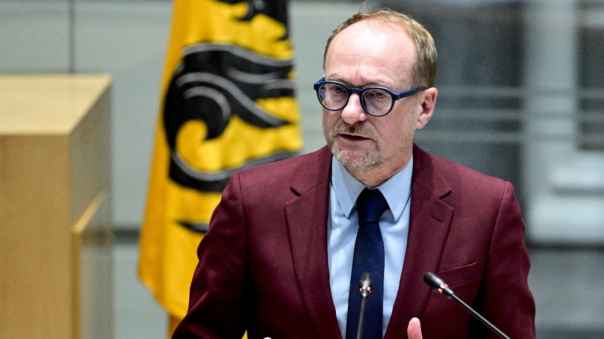 businessamfr's tweet image. Entretien avec Ben Weyts (N-VA) : « Avec davantage de compétences fiscales, la Flandre pourrait mieux mener sa politique » fr.businessam.be/entretien-avec… #Flandre #Budget2023 #Finances #Politique #BenWeyts
