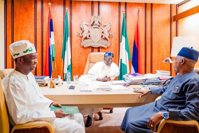 𝔼𝕟𝕟𝕪 tweet media