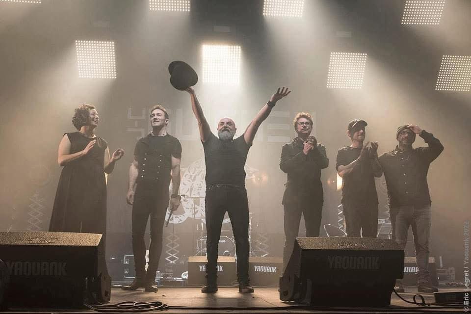 JCGUICHEN's tweet photo. Ce jeudi 30 avril à St BRIEUC en fest-noz braz avec toute mon équipe .
Passage à 23h00 https://t.co/84iNZS2LUP