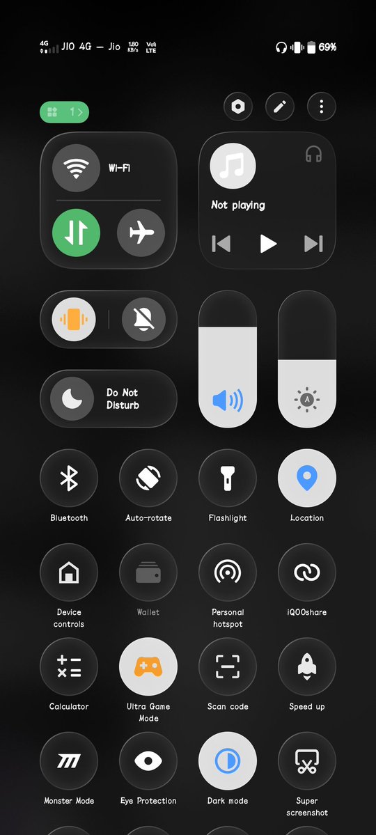 omshankar2006's tweet image. @JioCare @reliancejio @TRAI 
You only send #service #request #number. what is the use of it if the #network goes off after the #electricity goes off. It would be #better if you #take #action #against your #corrupt #staffs. You guys only #defending your #corrupt #staffs. 
#shame.