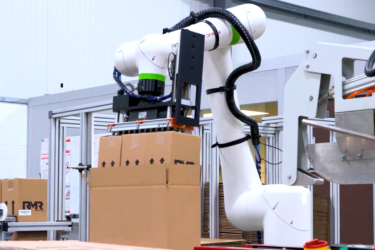 FANUCAmerica's tweet image. 48% More Throughput📈 bit.ly/496v5vc

@RMRSolutions faced the challenge of increasing throughput while managing the physical strain🦺 caused by manual #repackaging #operations.📦

By partnering with ARC Engineering Solutions, RMR took its first step into #automation.🤖