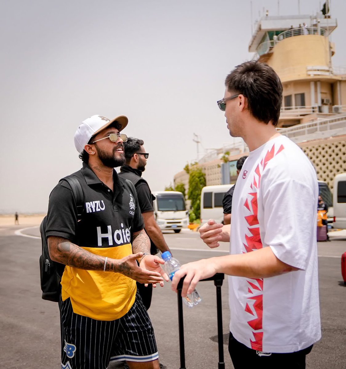 ZalmiTVPashto's tweet photo. پيښور زلمي لوبډله لاهور ته رسیدلی
Travel to Lahore,Peshawar Zalmi All set For Final Match
#PeshawarZalmi #Travel #Lahore #PSLXI #Final #ZalmiTvPashto https://t.co/mS7bxkHz1a