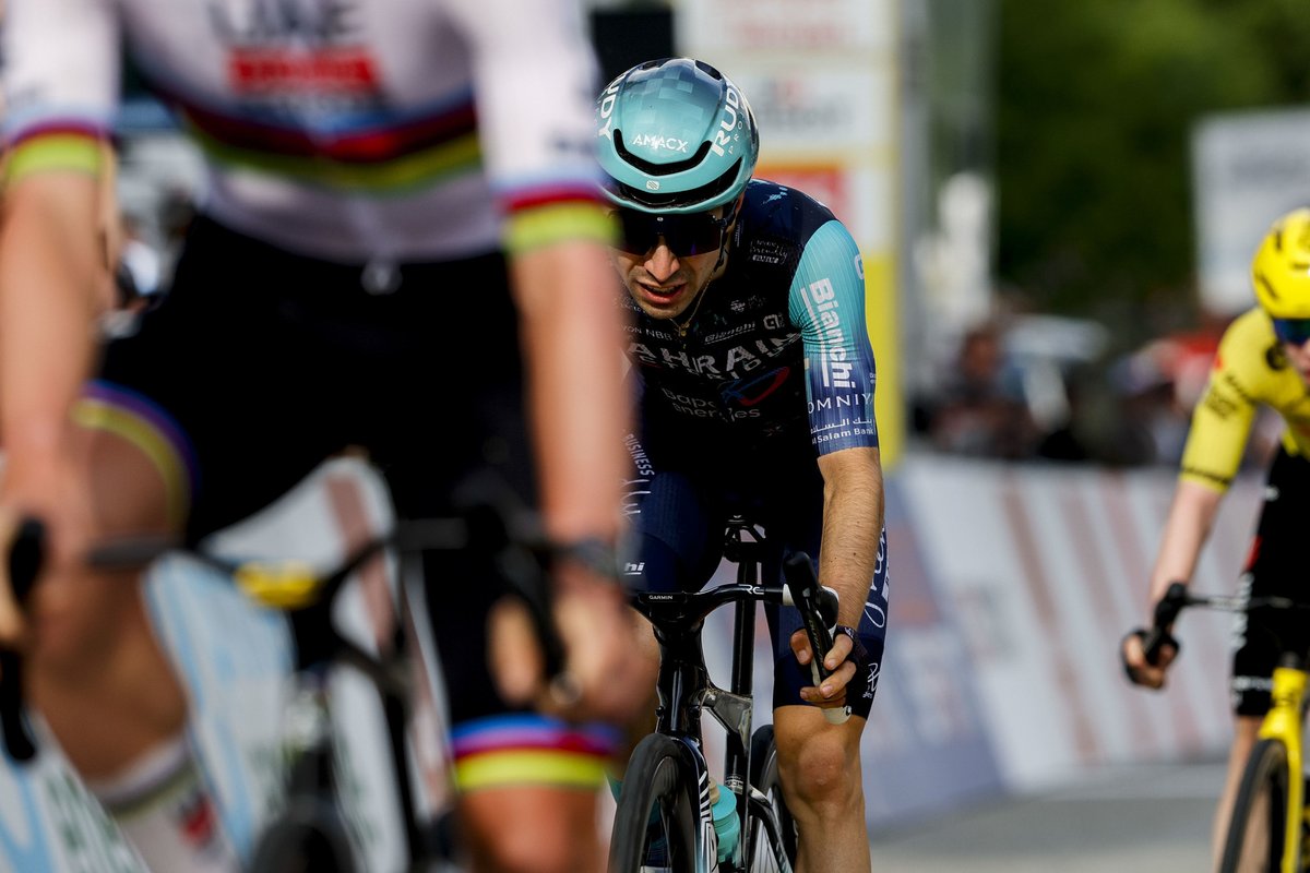 BHRVictorious's tweet photo. 🇨🇭 #TDR | ST 1

@lennymrtz1 takes 3rd place, after making the decisive move on the climb, and up to 3rd on GC.

A strong ride also earns him the most combative rider award, along with the lead in both the mountains and best young rider classifications @TourDeRomandie 

#RideAsOne https://t.co/lpxKBIzCAg