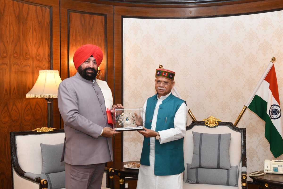 LtGenGurmit's tweet photo. Met the Hon'ble Governor of Telangana, Shri @ShivPShukla_Gov ji, at Lok Bhavan, Hyderabad.

We held a meaningful and constructive discussion on various contemporary issues. We also deliberated on further strengthening cooperation and enhancing mutual understanding between our states.

#Hyderabad #Telangana
 
@rashtrapatibhvn @VPIndia @PMOIndia @narendramodi @HMOIndia @AmitShah @DIPR_UK