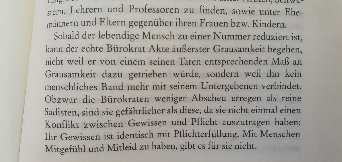 AcadTravel1's tweet photo. In einer Synthese aus Psychoanalytik und Gesellschaftskritik, analysierte der Psychiater und Sozialphilosoph Erich Fromm in den 1970ern die auf das Haben und nicht das Sein ausgerichtete Psychogenetik der modernen Konsumgesellschaf, theistisch-nondeklarativ, doch humanistisch. https://t.co/XWmOK2rj8q