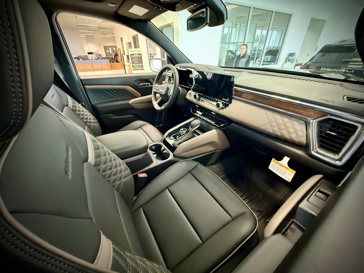 SalesWithKyle's tweet image. New arrival! 2026 canyon Denali! Truck is gorgeous. Don’t think it will last long, message me for more info. 

southwestbuickgmc.com

#gmc #truck #lawton #4X4