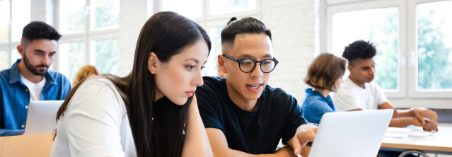 Aymee317's tweet image. “Faculty can see which parts of the lecture students are going back to.” Discover how hybrid technology is beginning to influence #HigherEd teaching practices as well as classroom logistics. @EdTech_HigherEd dy.si/PzoPQ