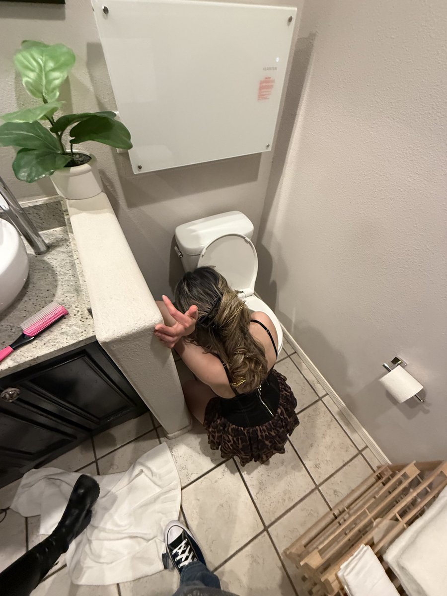 grandma8aperc's tweet image. Me🤝toilets #turnt #lit #dontknowmylimit