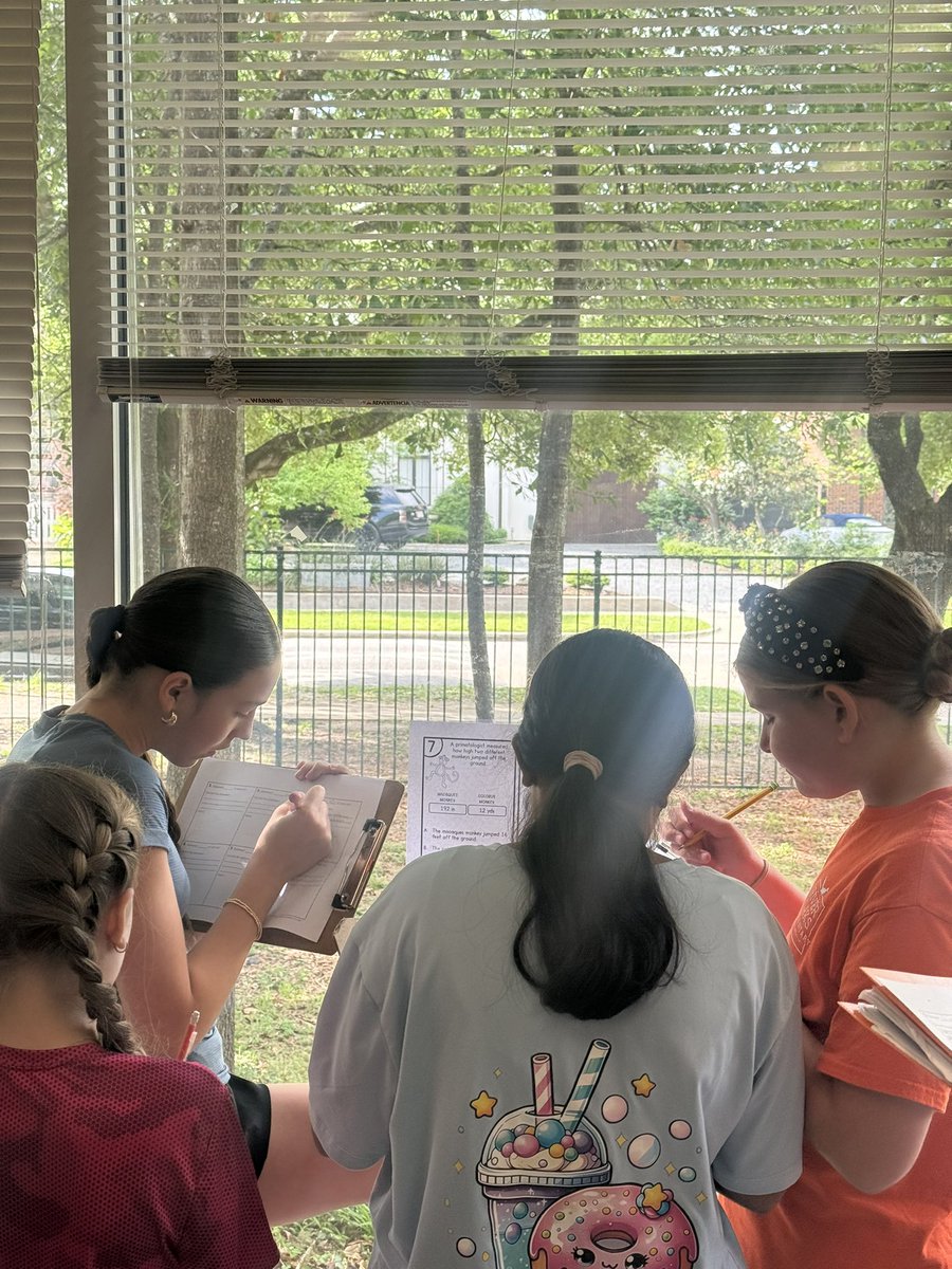 River Oaks IB World School tweet media