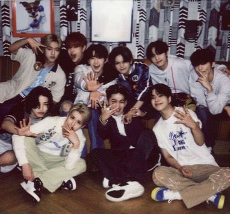 TREASURE BASE tweet media