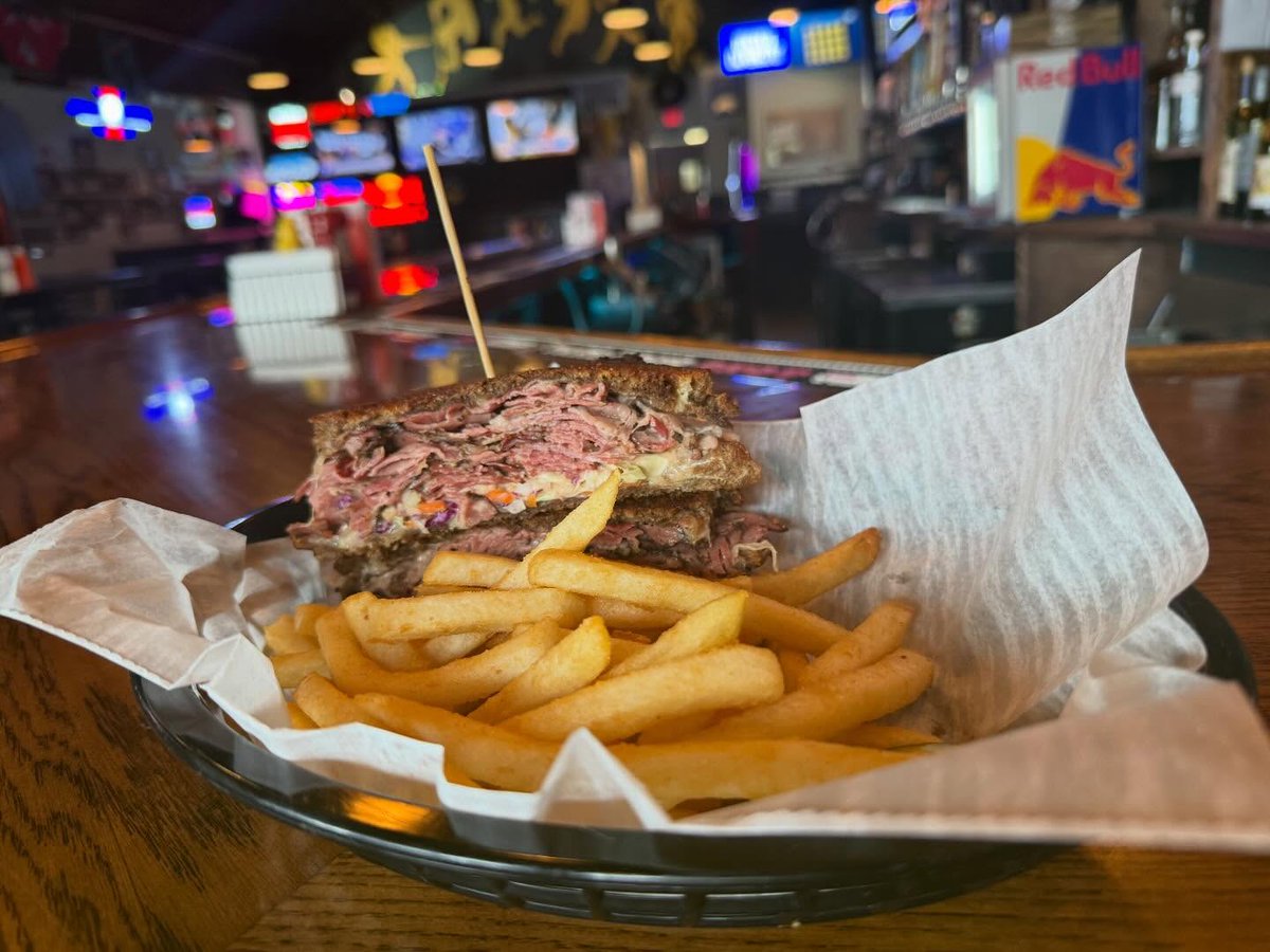 Shopper's Pub + Eatery tweet media
