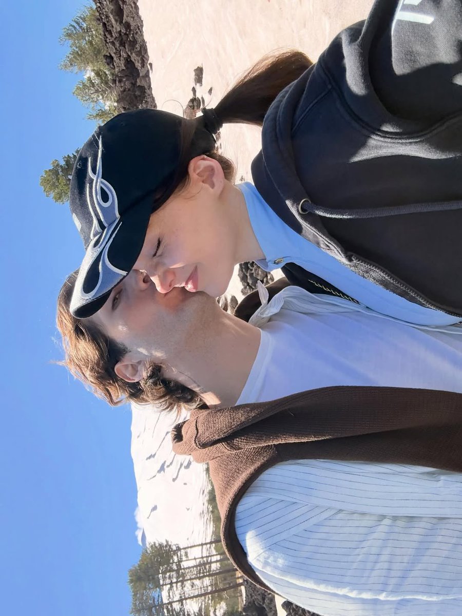 moonlightersmx's tweet photo. 📸 • Dove Cameron y Damiano David 

Via Dove IG post https://t.co/UrvQUz5AwR