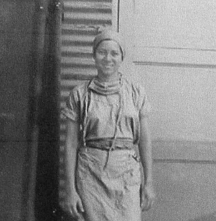 SoldiersWhisper's tweet image. “My father sent me stainless steel forceps from his jewelry shop that we sterilized and used to remove shrapnel from soldiers’ eyes at the 12th Evacuation Hospital in Cu Chi, Vietnam, where I served.“ 
- Sarah L. Blum

#TheVietnamWar #nurses #history
