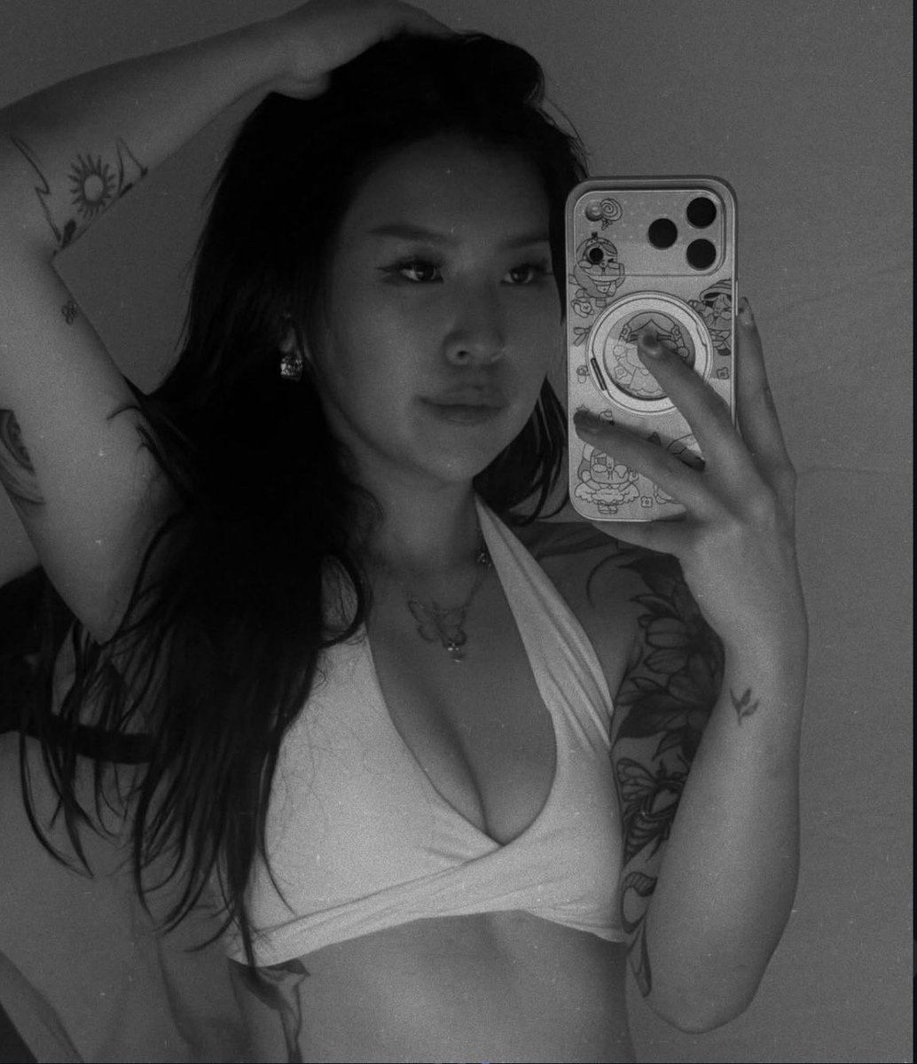 sg midriffs tweet media