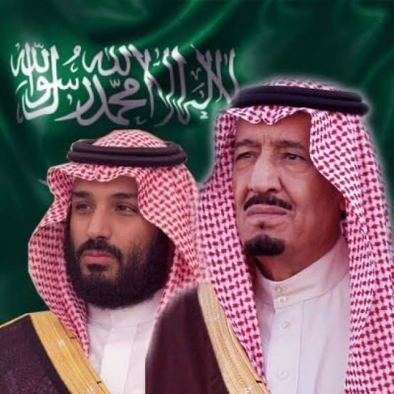 نحن السعوديون،وهذا عهد الله علينا أن:

-قبيلتنا واحدة هي السعودية.
-شيخنا وقائدنا هو والدنا ومليكنا المحبوب الملك سلمان بن عبدالعزيز،ويساعده وينوب عنه سمو ولي عهده، الأمير محمد بن سلمان(حفظهما الله).
-رايتنا واحدة وتوجهنا واحد وكلمتنا واحدة في مجتمعنا الواحد المترابط،ونقف صفاً